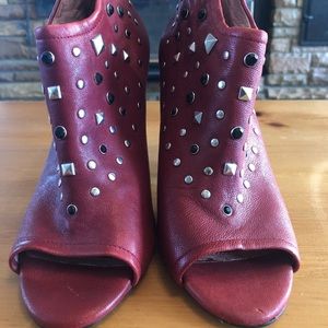 Vince Camuto Red Peep Toe Studded Shoetie